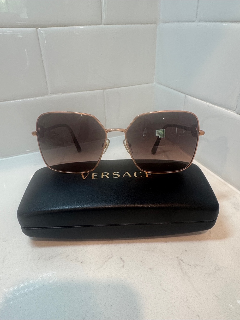 Versace
VE2227 sunglasses